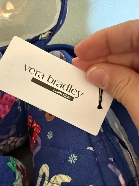 NWT Vera Bradley Quilted Catnip Christmas Print Cosmetic Bag Set of 4 - Picture 4 of 11